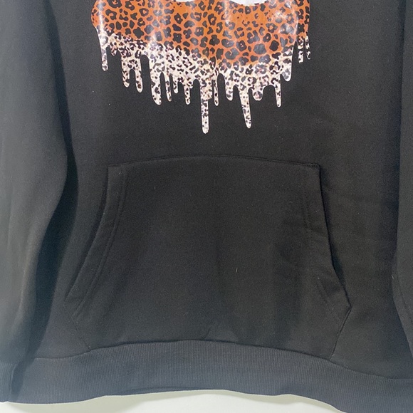 SHEIN Women’s Leopard Drip Lip Hoodie Black Size Large - Picture 3 of 7